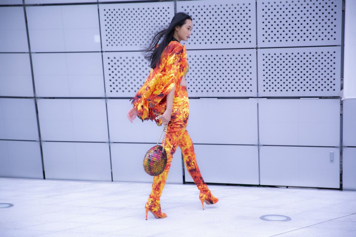 Mạc Trung Kiên, Quỳnh Anh, Trâm Anh street style nổi bật thu hút ống kính truyền thông Hàn Quốc