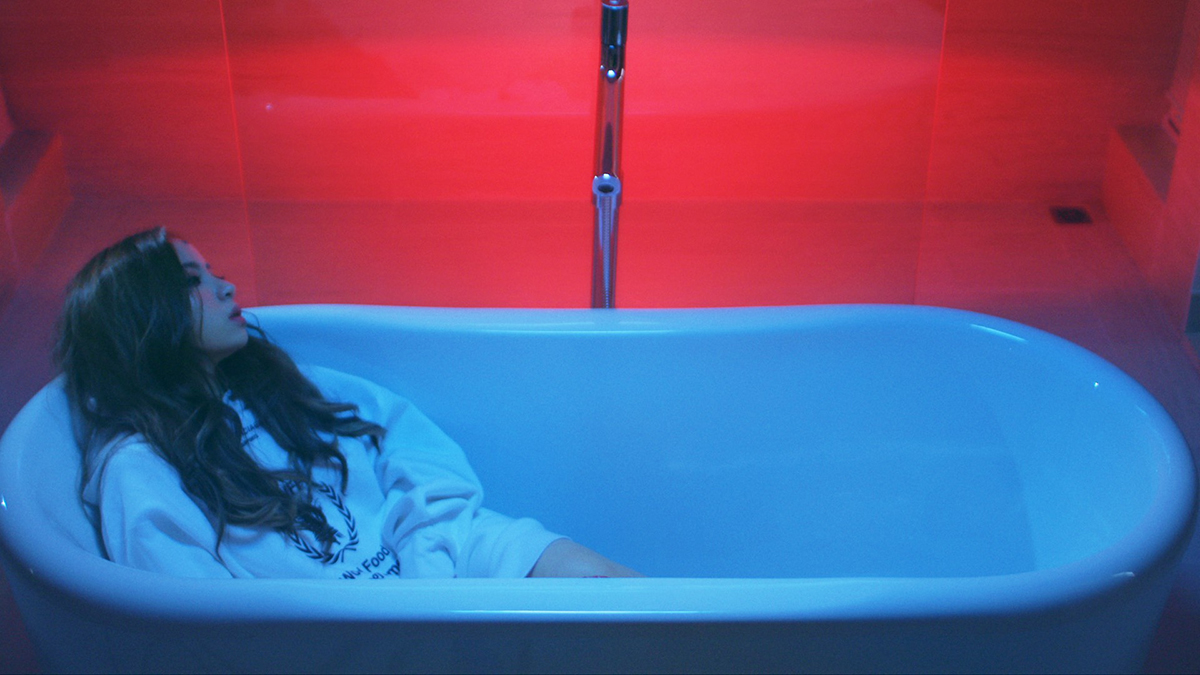Ba du học sinh Mỹ gom tiền để dành làm MV tại Long Hải đẹp như phim Hàn