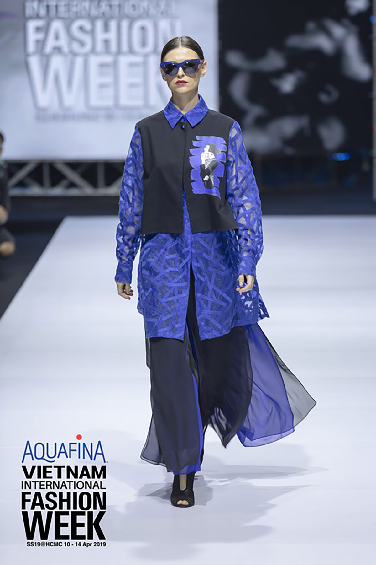 Ngắm nhìn BST của nhà mốt Lie Sang Bong tại Aquafina Tuần lễ Thời trang Quốc tế Việt Nam Xuân – Hè 2019.
