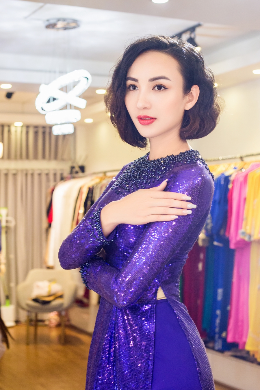 Ngọc Diễm cùng con gái thử áo dài để dự sự kiện thời trang