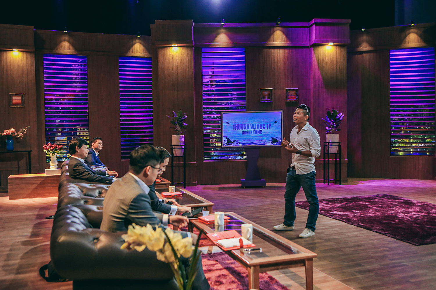 Nguyễn Nam – Bác Leng Keng cầm chuông đi đầu với những show truyền hình bạc tỉ