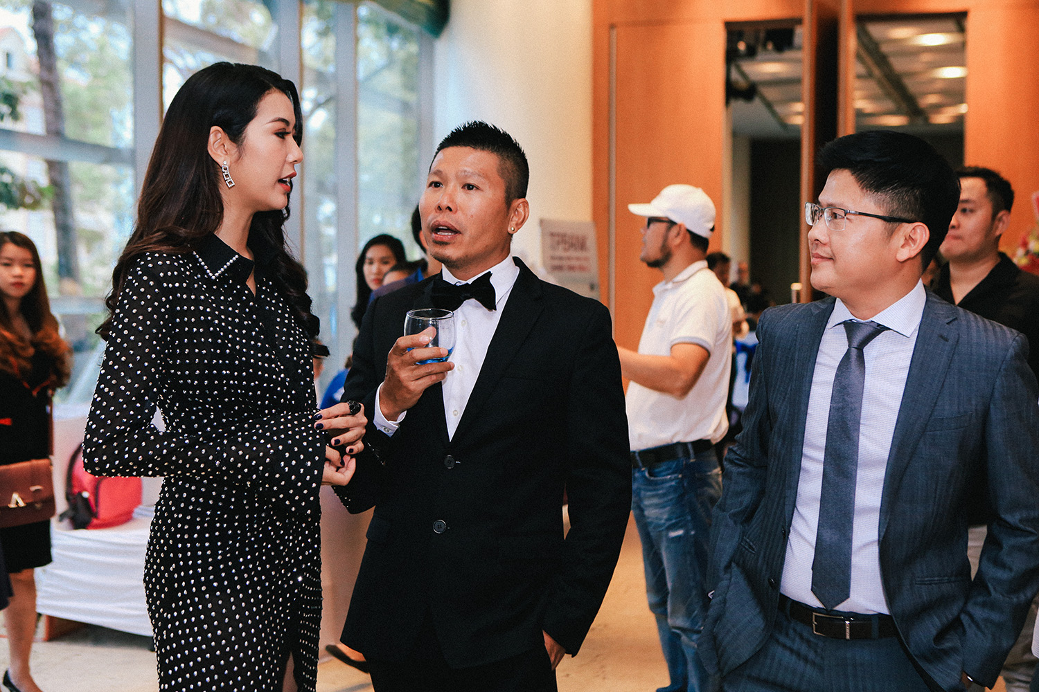 Nguyễn Nam – Bác Leng Keng cầm chuông đi đầu với những show truyền hình bạc tỉ