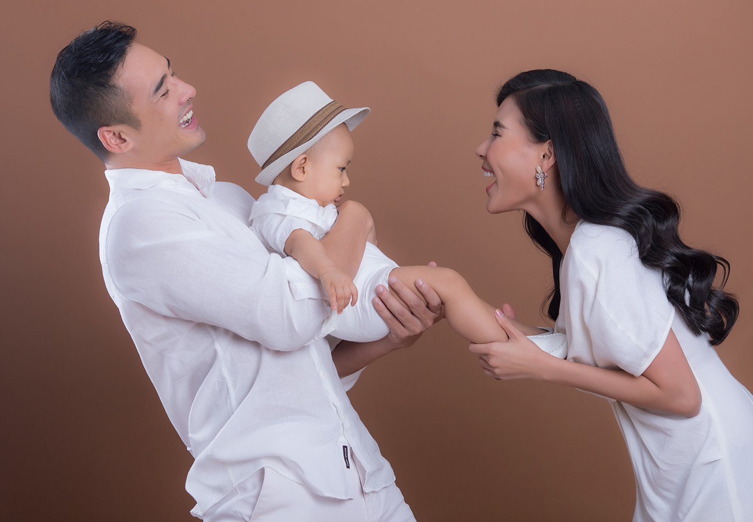Lương Thế Thành hạnh phúc khi con trai Bảo Bảo giống cha như tạc