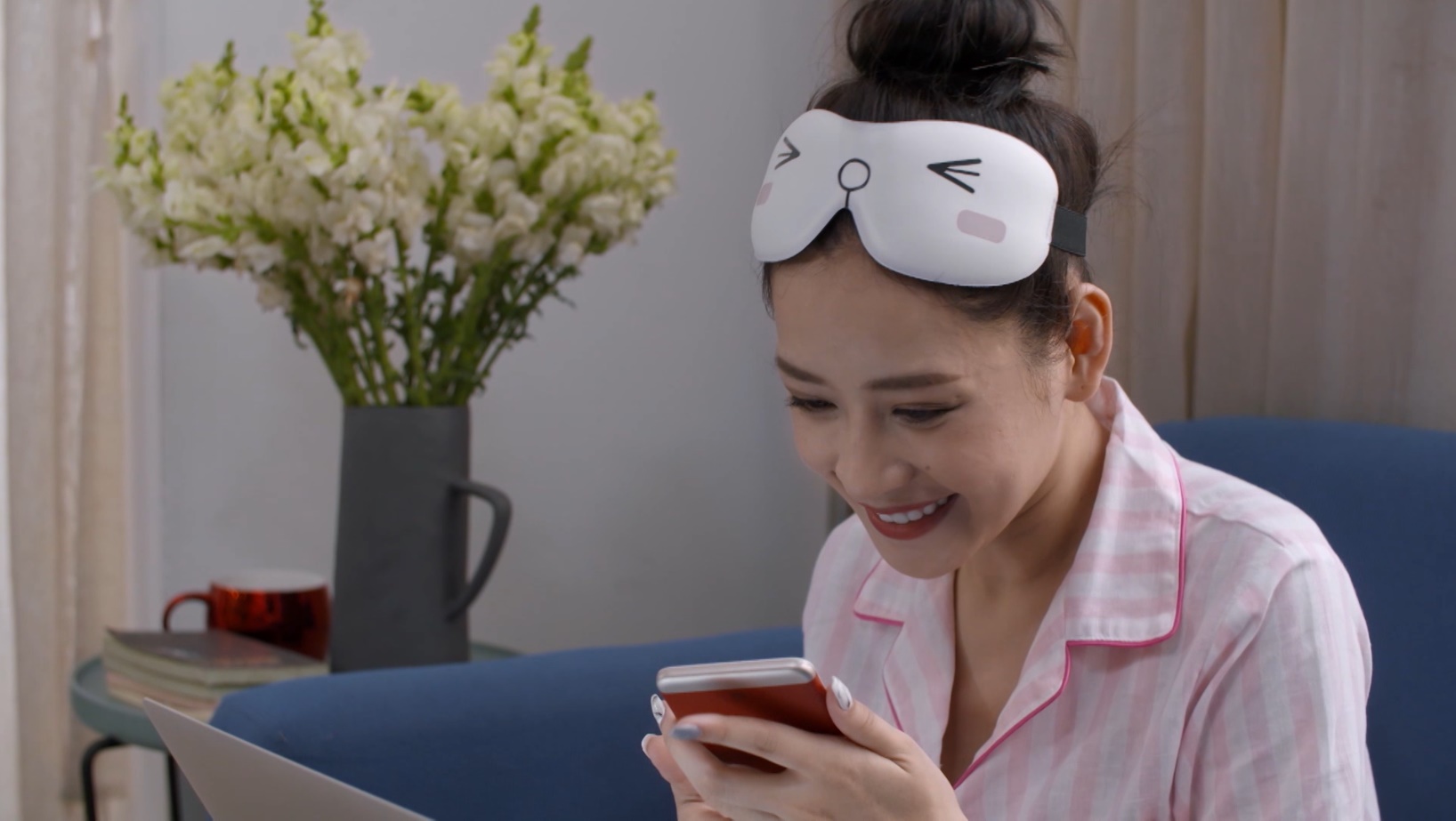 Là bạn gái của Giám đốc nhưng An Chi vẫn bị ám ảnh khi ăn uống tại nhà hàng sang trọng