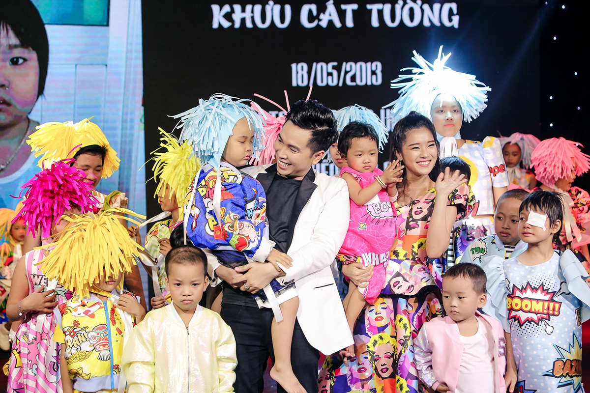 Bế bệnh nhi ung thư, Hoàng Yến Chibi catwalk tự tin đầy xúc động 