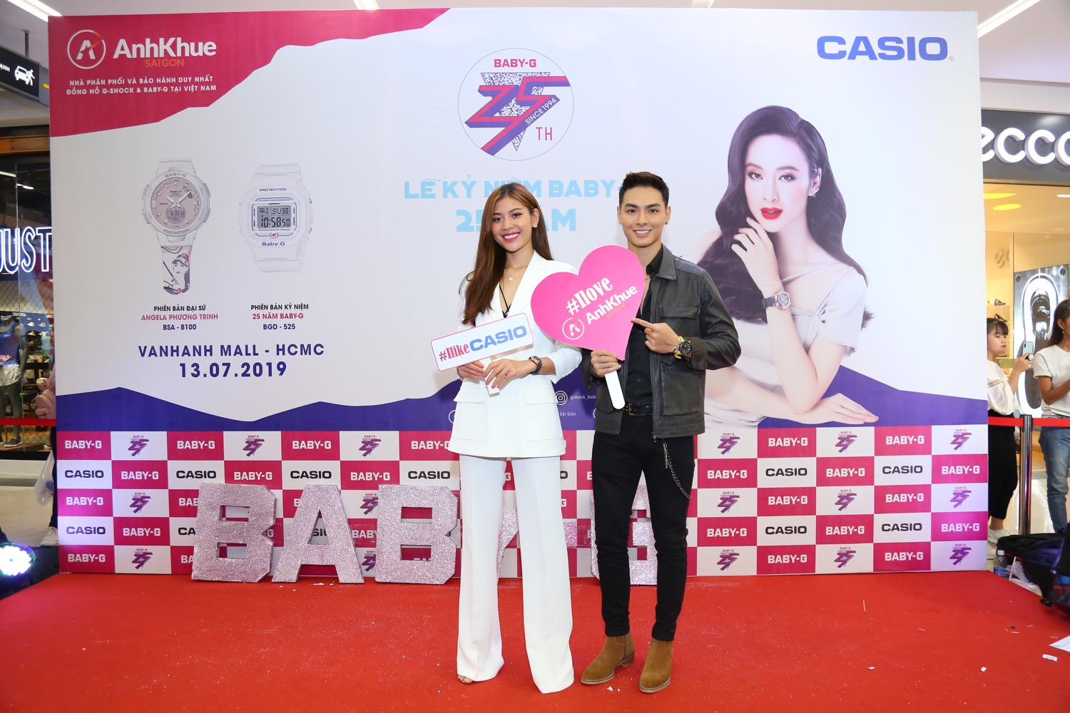 Đại sứ Baby-G Angela Phương Trinh cùng nhiều diễn viên, hot face nổi tiếng gây náo loạn trung tâm thương mại