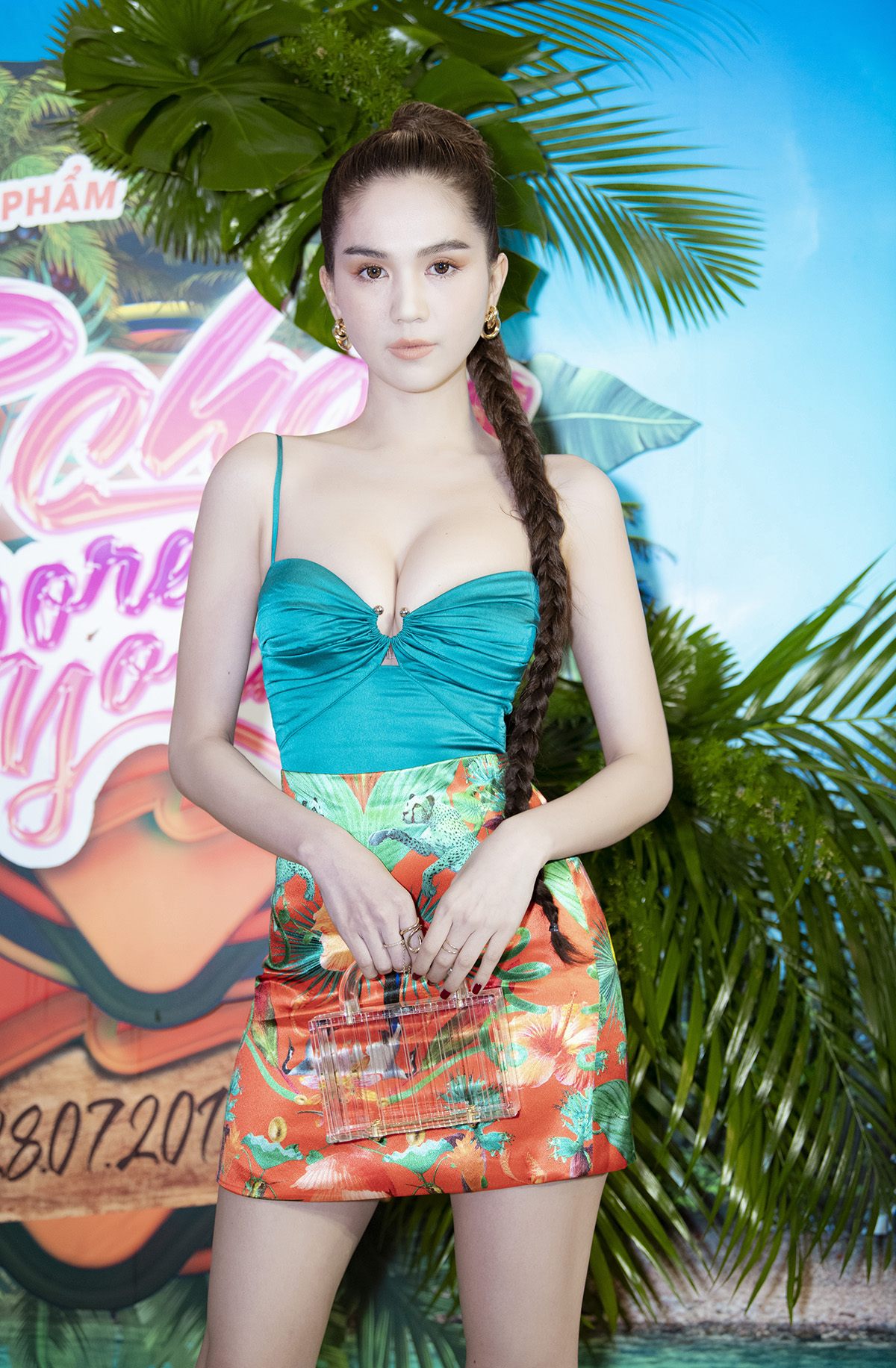 Ngọc Trinh, Nhã Phương, Thuỷ Tiên và dàn sao Việt hội ngộ trong sự kiện về làm đẹp