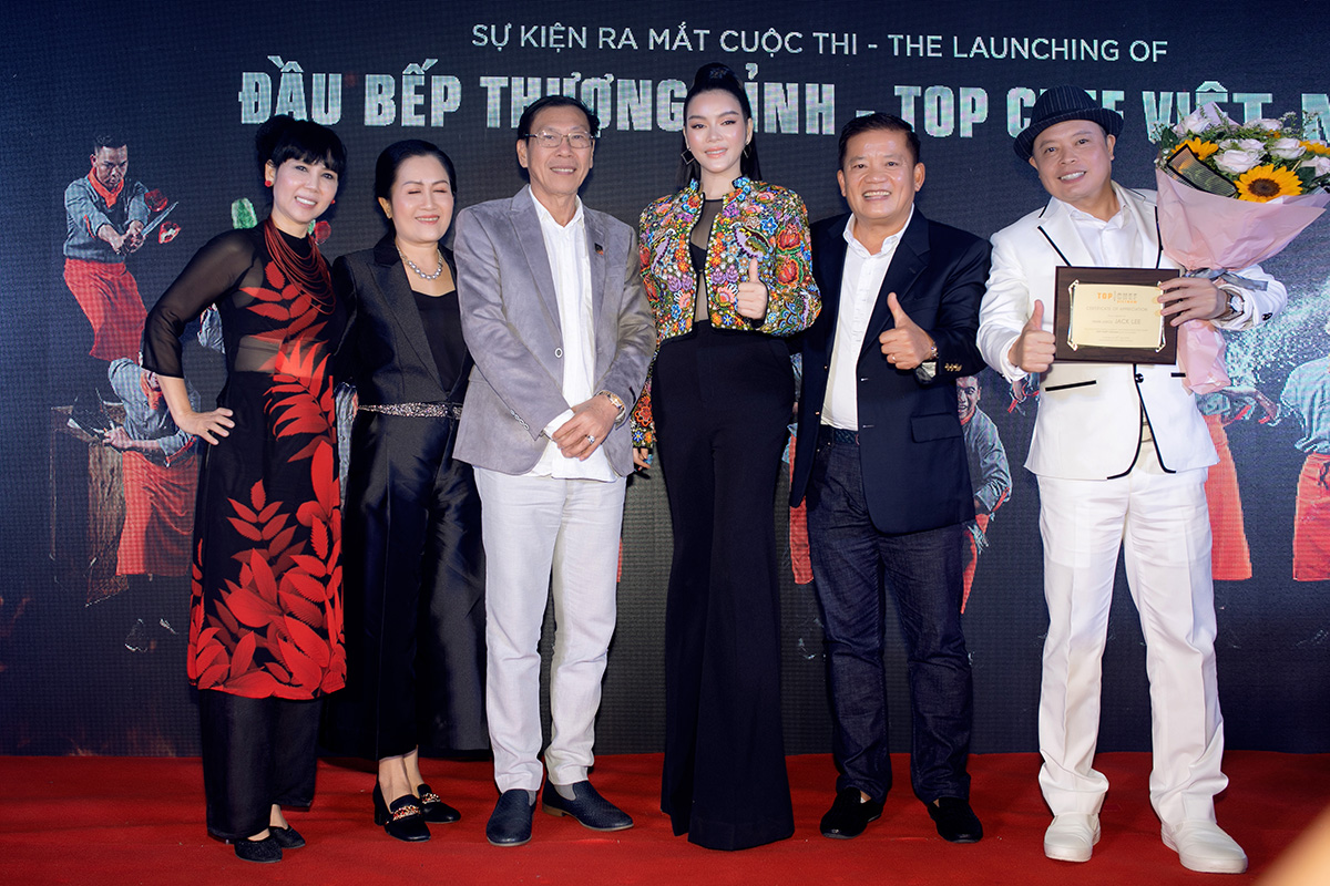 Say mê ẩm thực Việt, Lý Nhã Kỳ làm giám khảo 'Đầu Bếp Thượng Đỉnh'