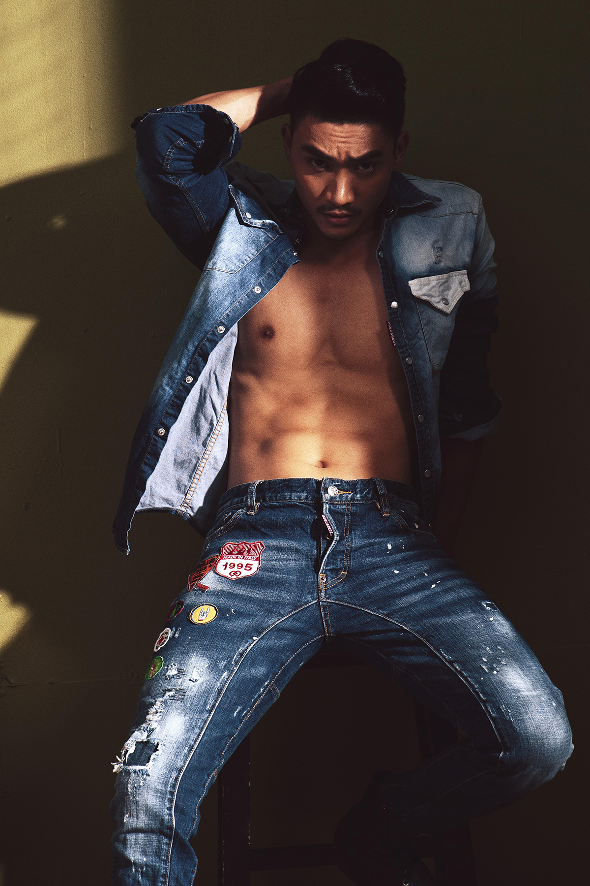 Nếu thích hình tượng ‘bad boy’, bạn sẽ phát cuồng với bộ ảnh mới này của Lương Gia Huy