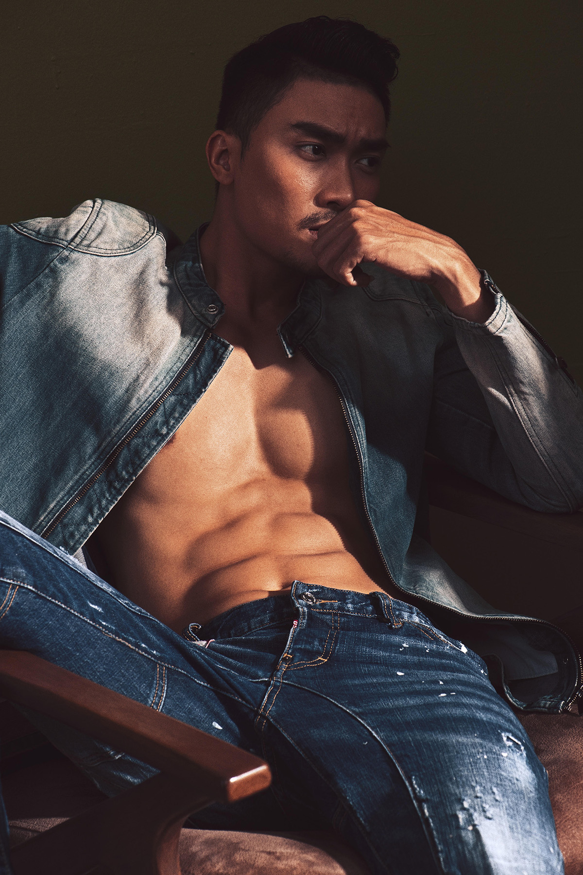 Nếu thích hình tượng ‘bad boy’, bạn sẽ phát cuồng với bộ ảnh mới này của Lương Gia Huy