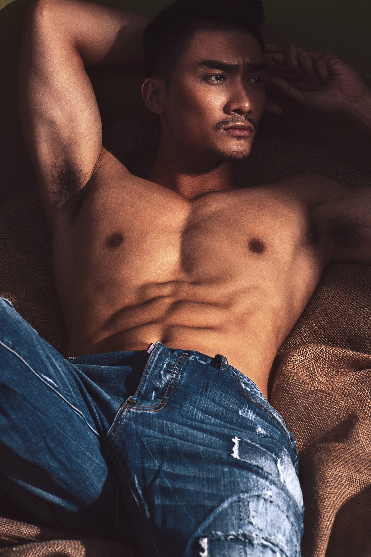 Nếu thích hình tượng ‘bad boy’, bạn sẽ phát cuồng với bộ ảnh mới này của Lương Gia Huy