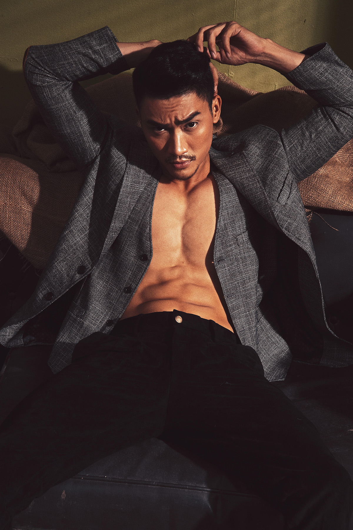 Nếu thích hình tượng ‘bad boy’, bạn sẽ phát cuồng với bộ ảnh mới này của Lương Gia Huy