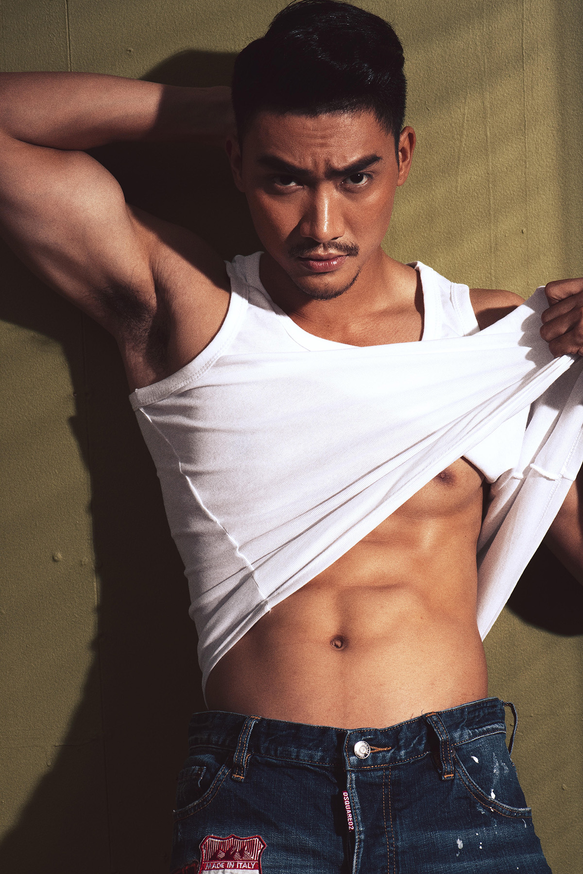 Nếu thích hình tượng ‘bad boy’, bạn sẽ phát cuồng với bộ ảnh mới này của Lương Gia Huy