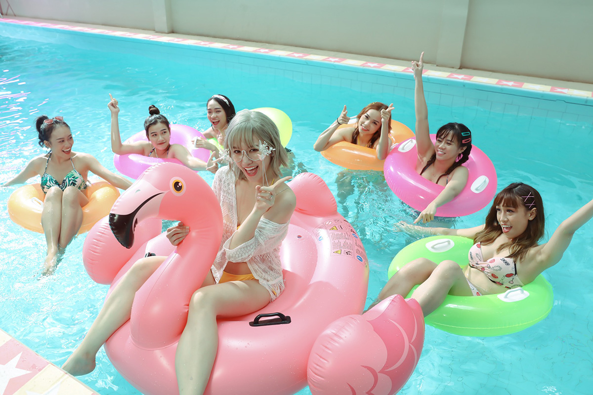 Hari Won tung teaser 15 giây, hé lộ hình ảnh 'nóng bỏng mắt' với bikini