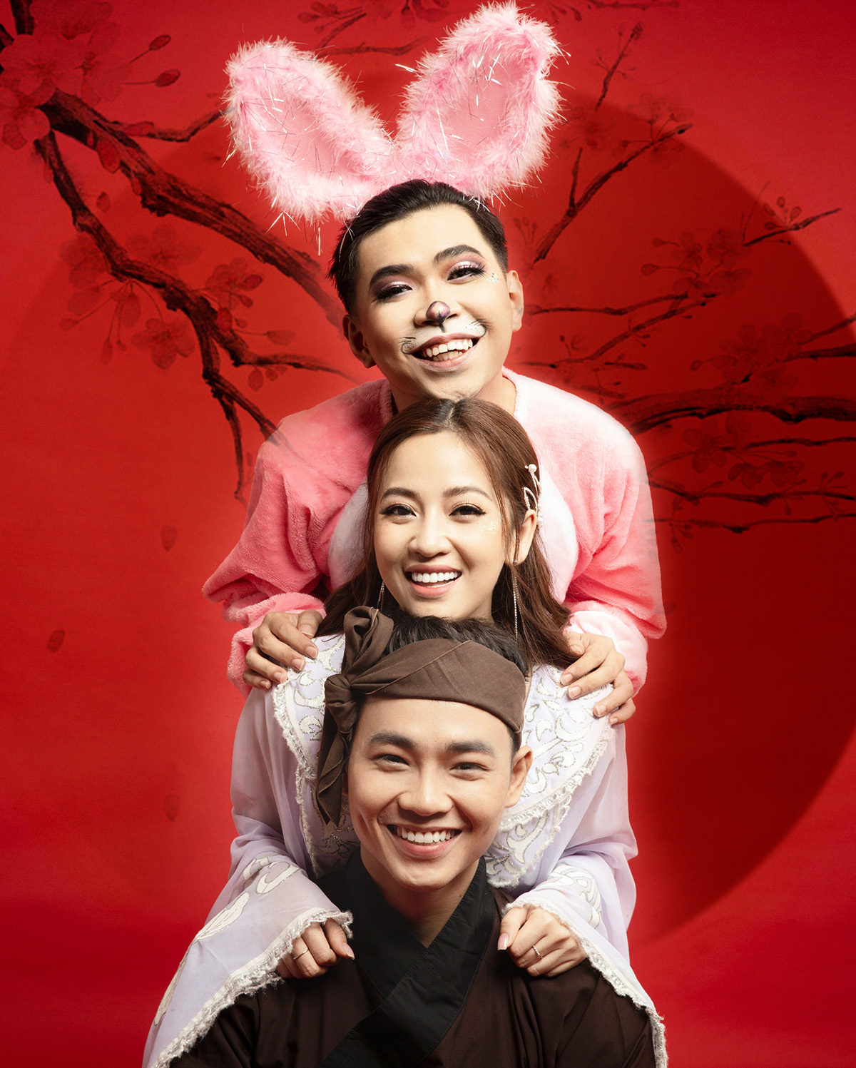 Trung Thu 'đã hết yên bình' khi 'Hội bạn lầy lội' Minh Dự, Puka, Anh Tú hoá Thỏ Ngọc, Chị Hằng và Chú Cuội