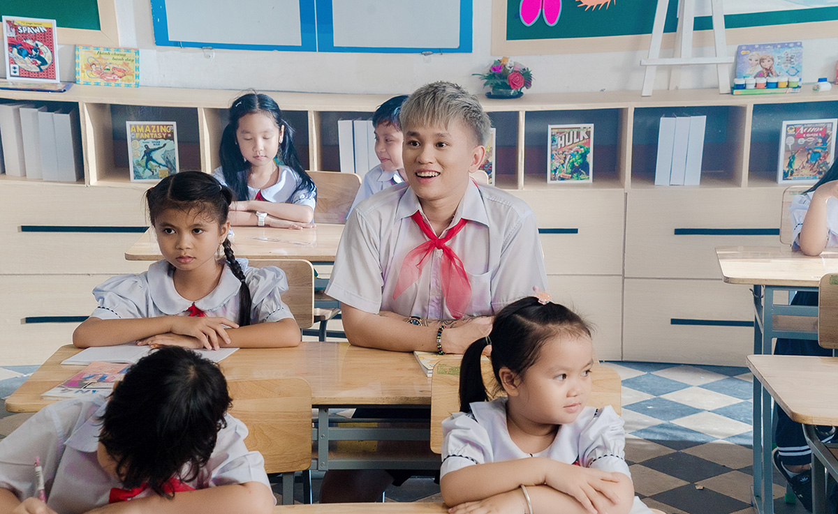B Ray tung MV 'Yêu như trẻ con' vô cùng đáng yêu khiến fan háo hức