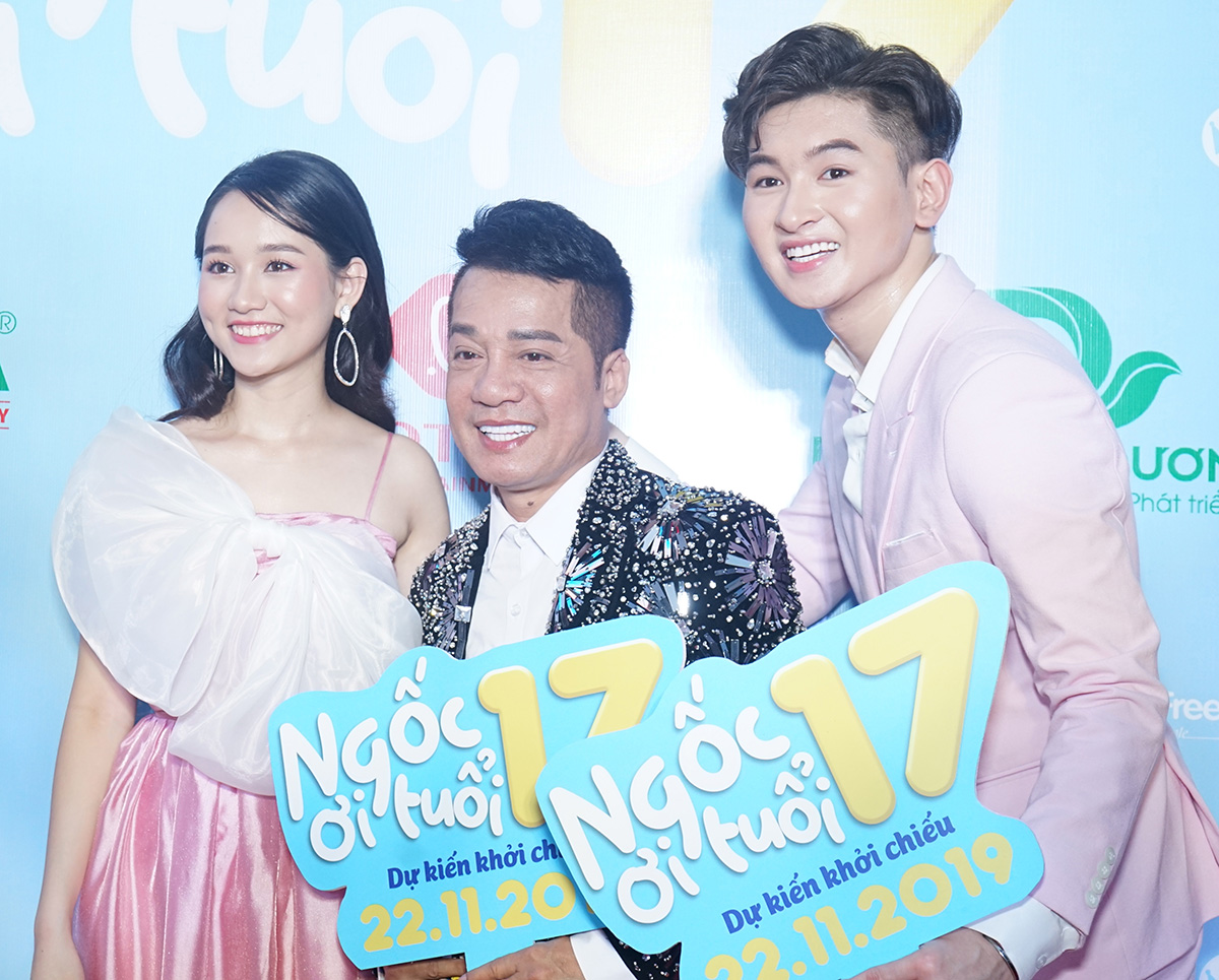 Dàn sao Việt hào hứng trên thảm đỏ chúc mừng 'Ngốc ơi tuổi 17' ra rạp đúng dịp 20/11
