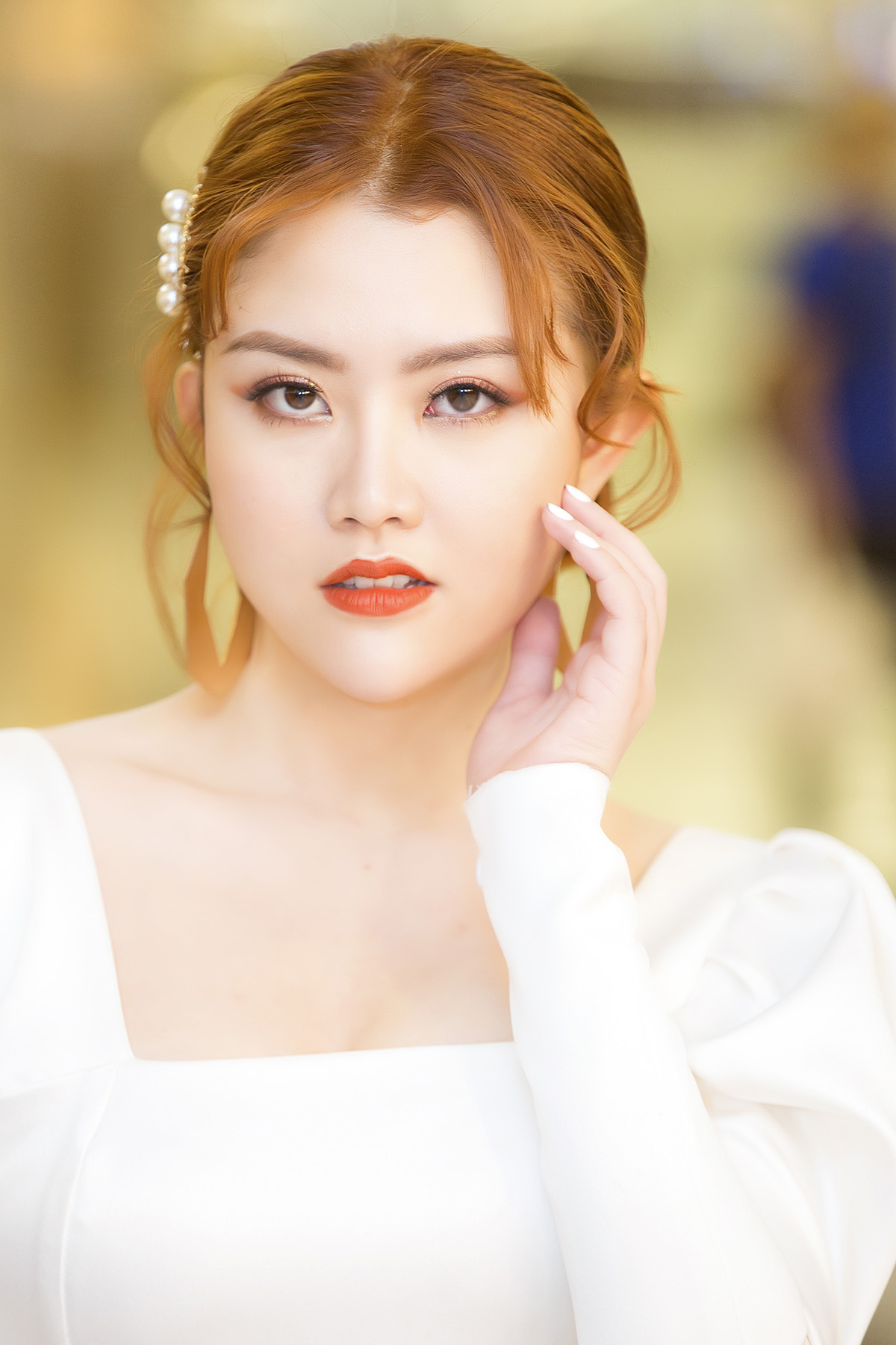 Chị em song sinh Bảo Anh – Bảo Trân khoe vóc dáng gợi cảm tại sự kiện