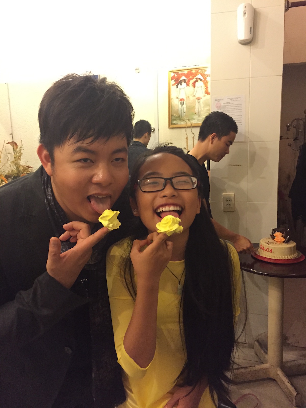 Phương Mỹ Chi xác nhận rời công ty của ba nuôi Quang Lê