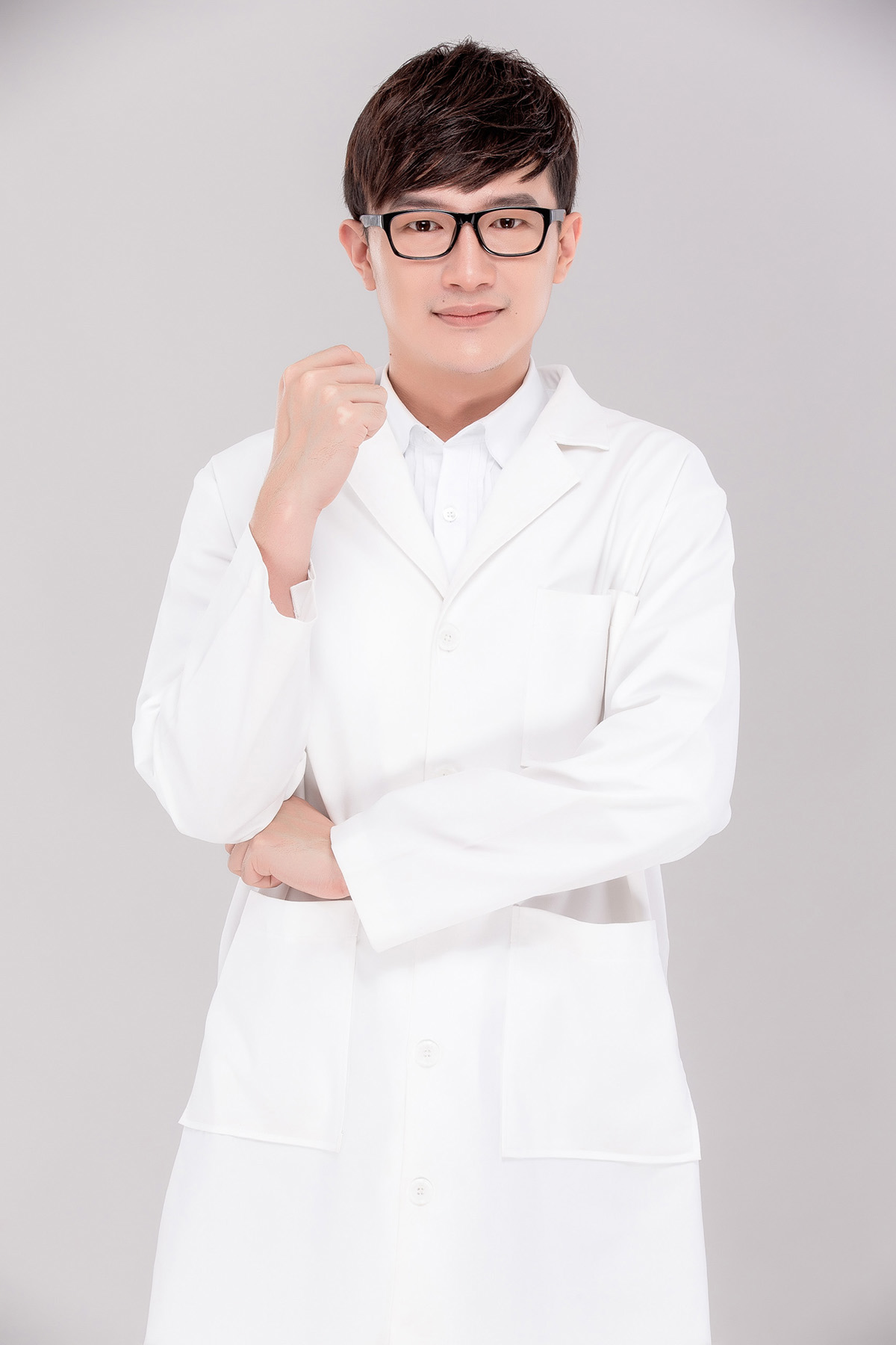 Dược sĩ Tiến ra mắt Mỹ phẩm toàn thư – quyển từ điển về làm đẹp dành cho công chúng