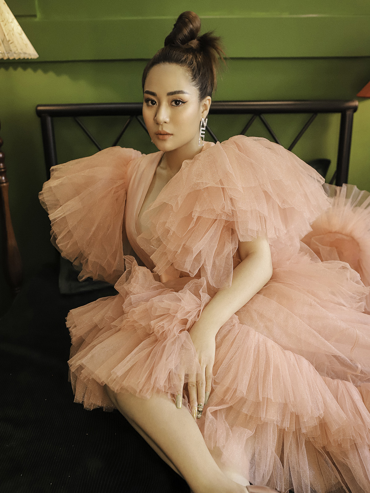 Quyến rũ đến từng khoảnh khắc, Sơn nữ Bolero Ánh Linh cuốn hút khán giả trong bộ ảnh mới