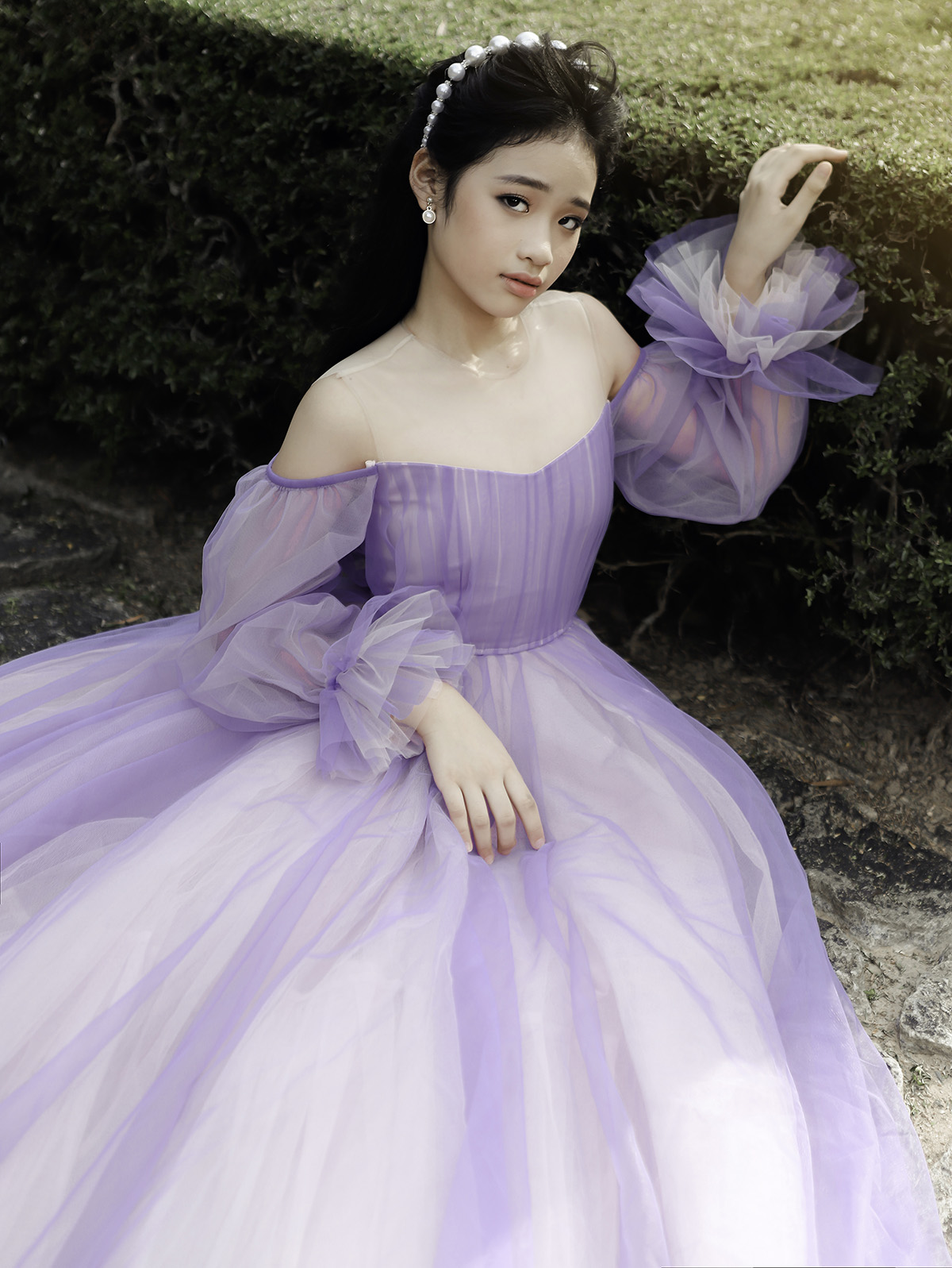 Mẫu nhí Bảo Hà khoe vẻ đẹp trong sáng trong MV 'Sao anh chưa về nhà' phiên bản fashion