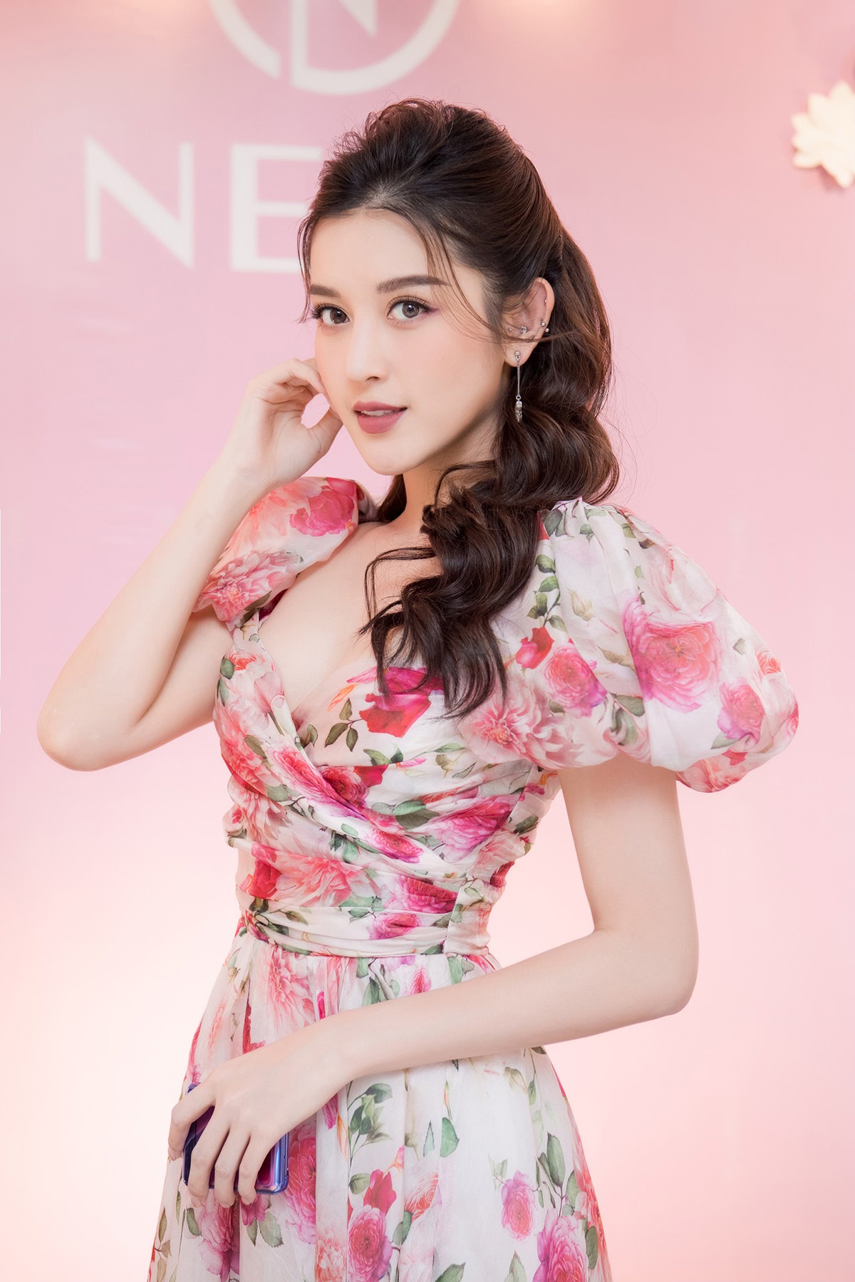 Á hậu Huyền My gây thương nhớ với vẻ đẹp tựa công chúa