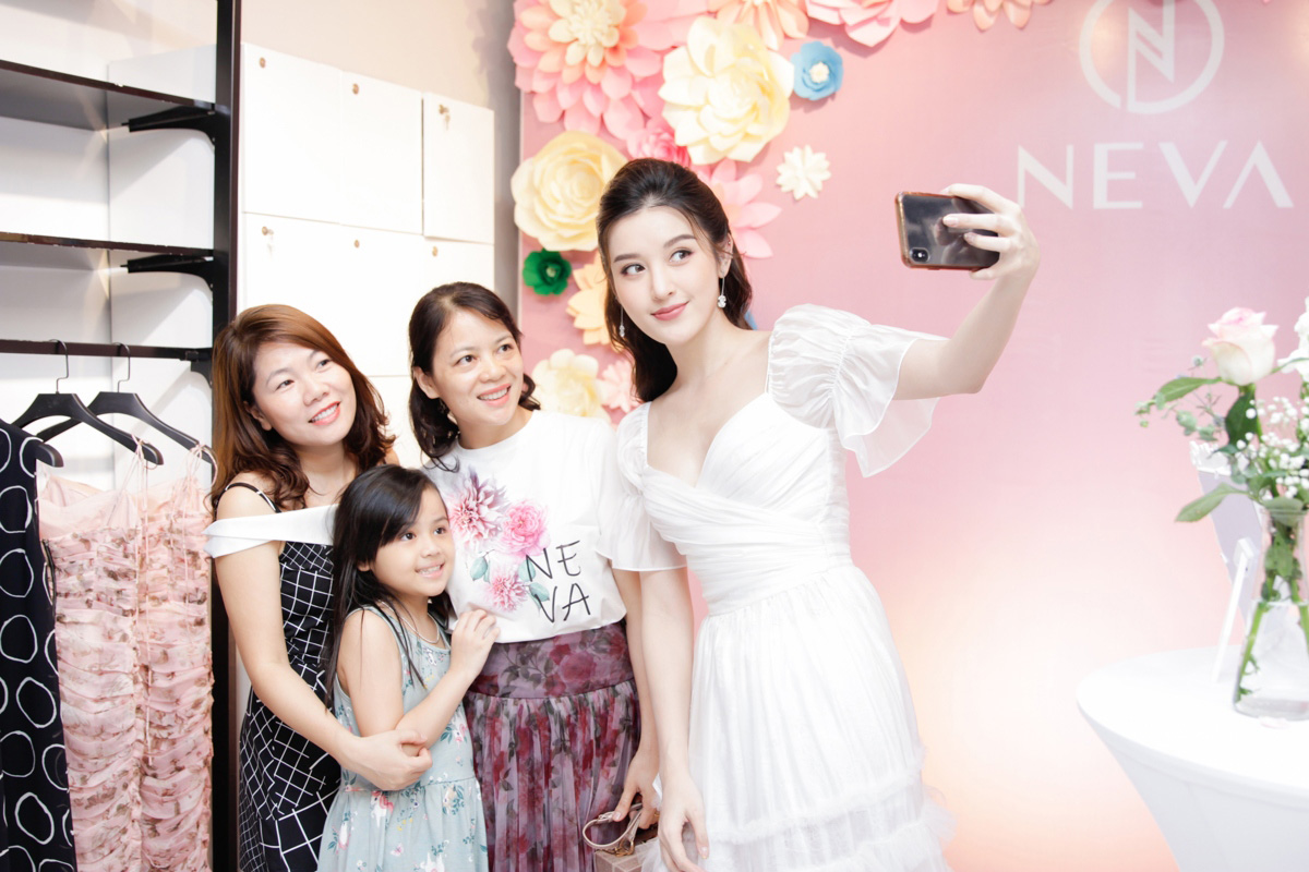 Á hậu Huyền My gây thương nhớ với vẻ đẹp tựa công chúa