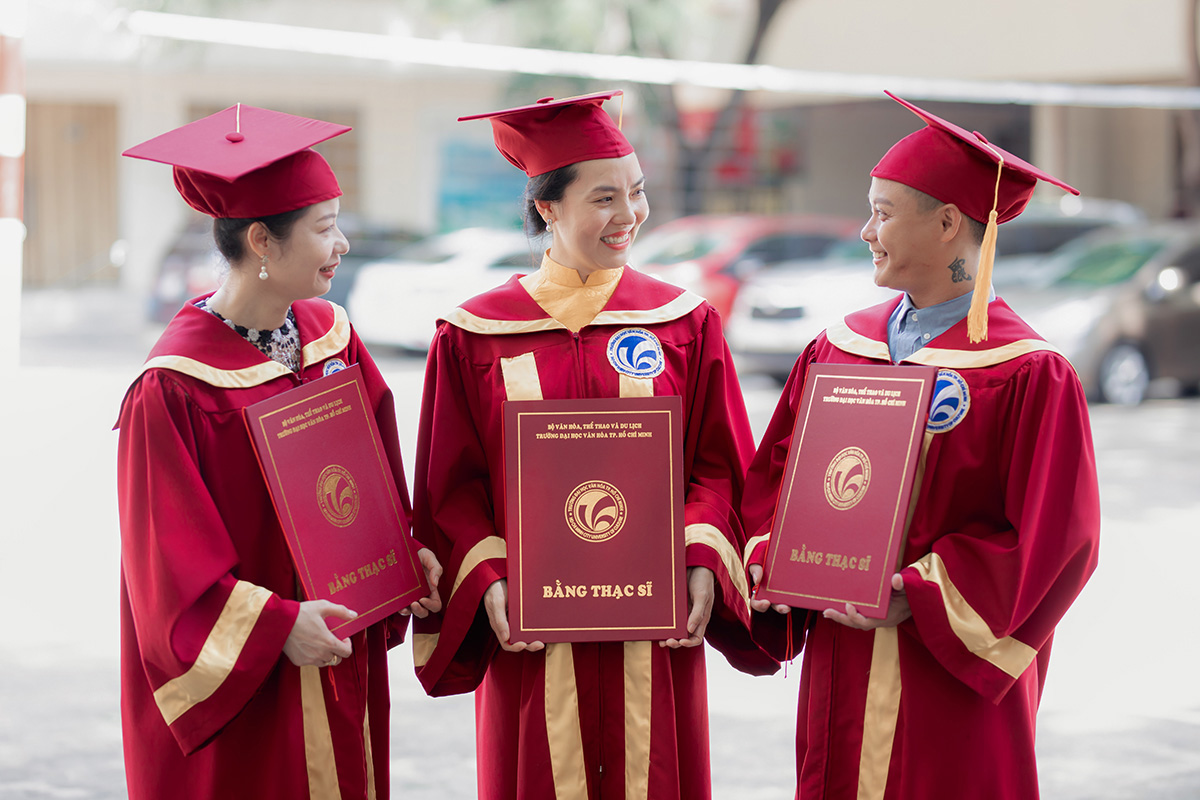 Biên đạo múa, Giảng viên Vĩnh Khương nhận bằng Thạc sĩ ngành Quản lý Văn hoá