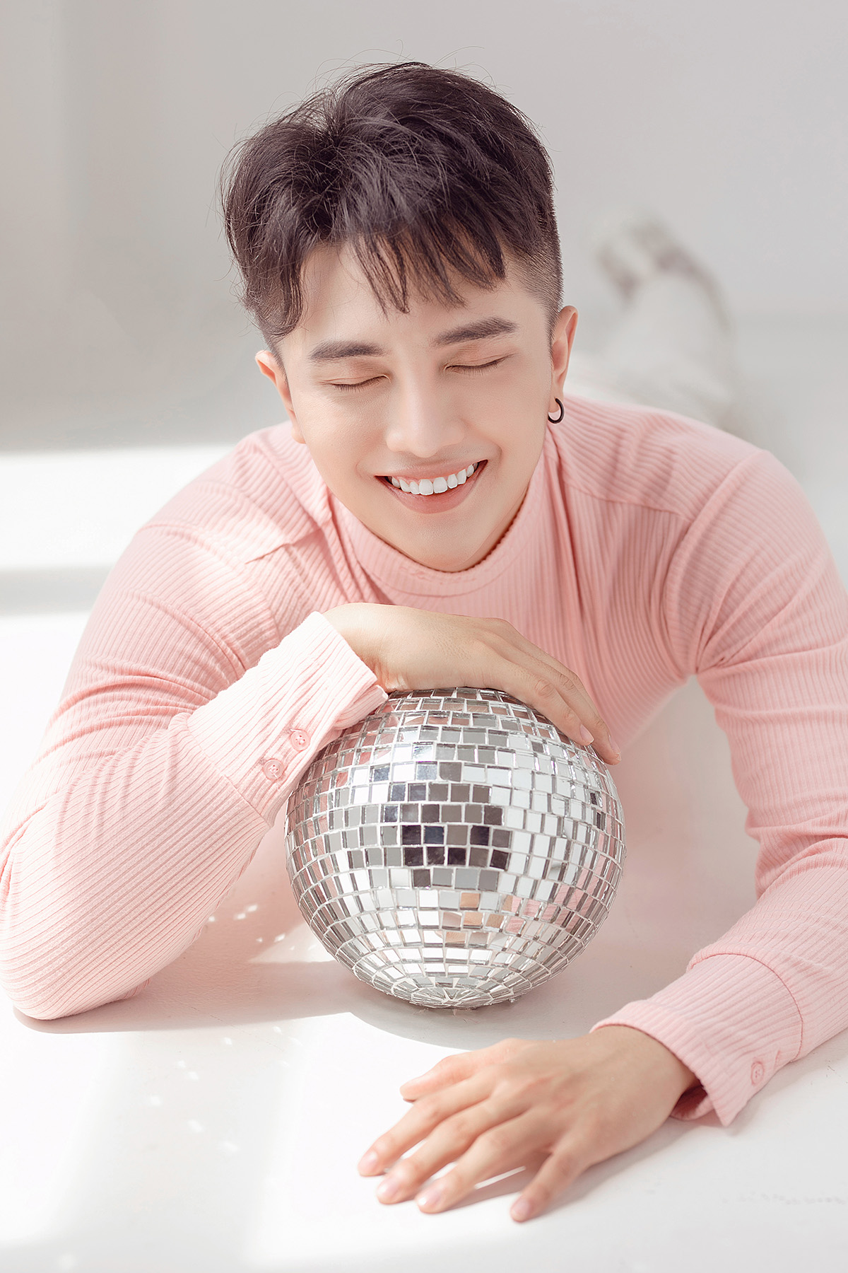 Truyền cảm hứng sống tích cực, anh chàng “tím mẫu giáo” Dương Minh Đăng thành công chinh phục khán giả