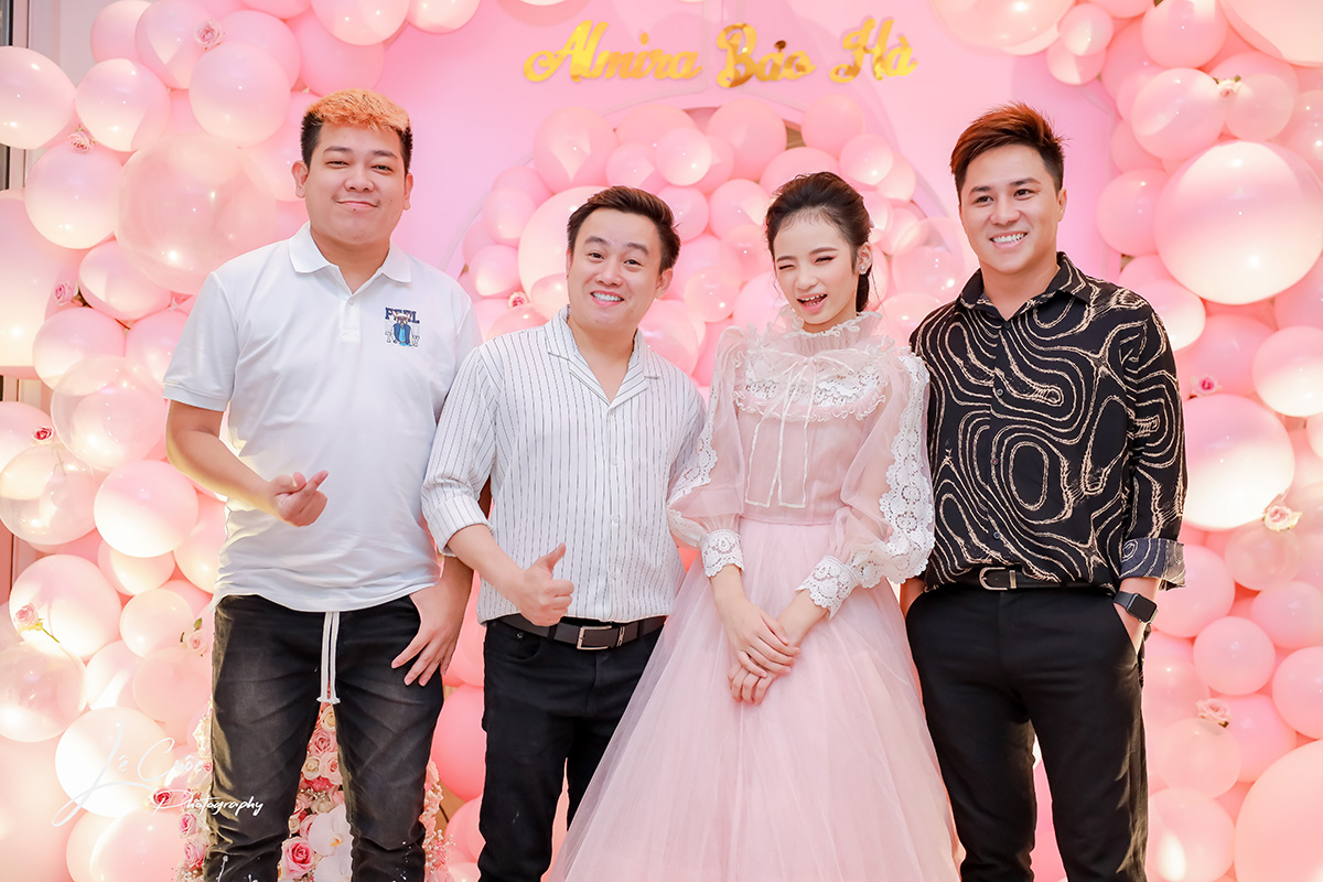 Bảo Hà đã đón tuổi 11 ngập trong hạnh phúc như thế này!