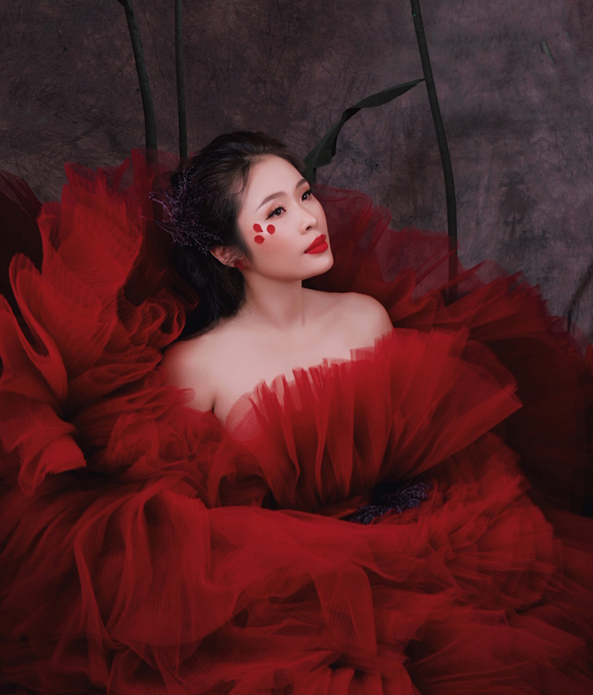 Hành trình thay đổi đầy táo bạo của 'Con vịt xấu xí' Việt Trang tại Én vàng Nghệ sĩ 2020