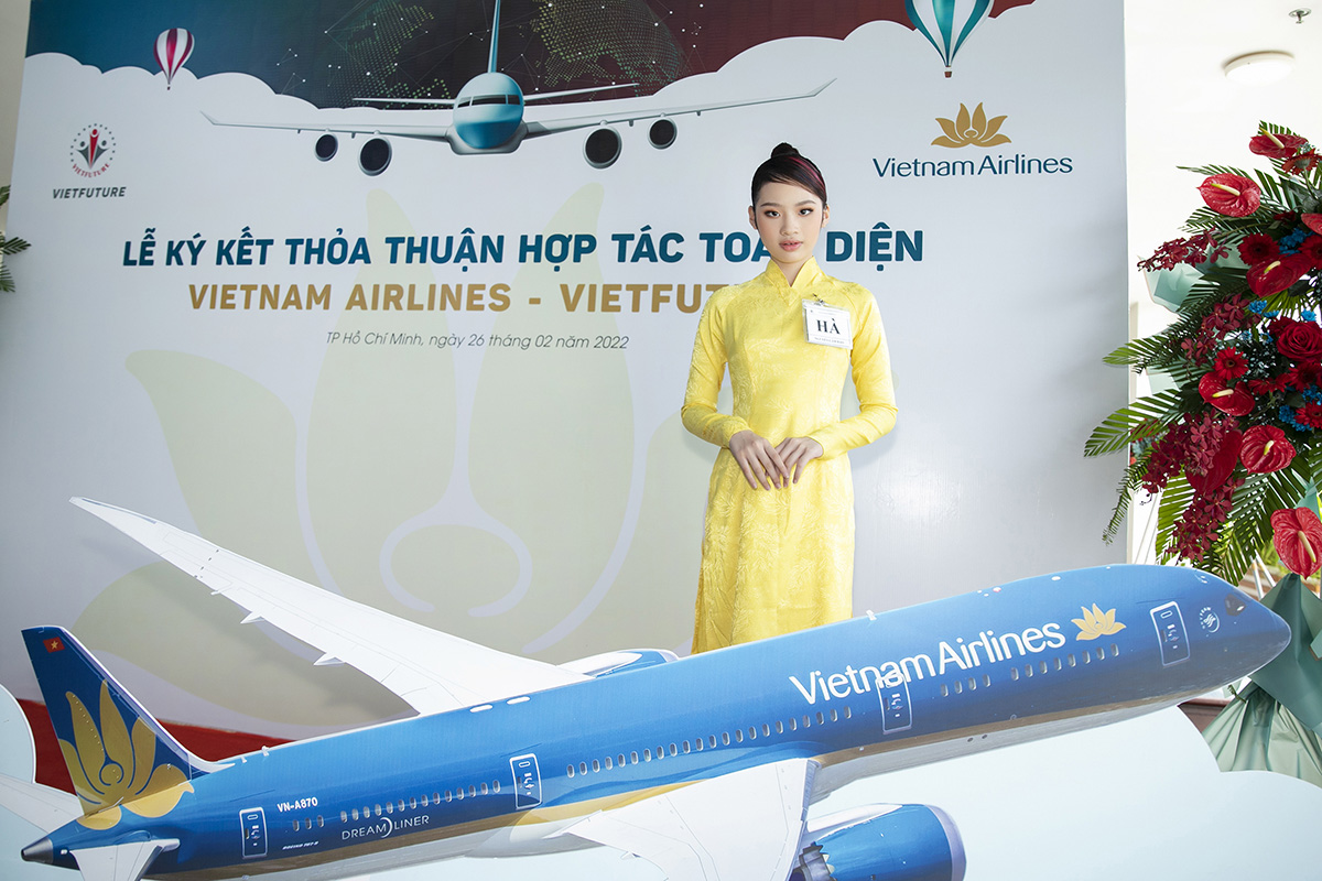 Mẫu nhí Bảo Hà lan tỏa năng lượng tích cực khi tham gia sự kiện hướng nghiệp ngành hàng không