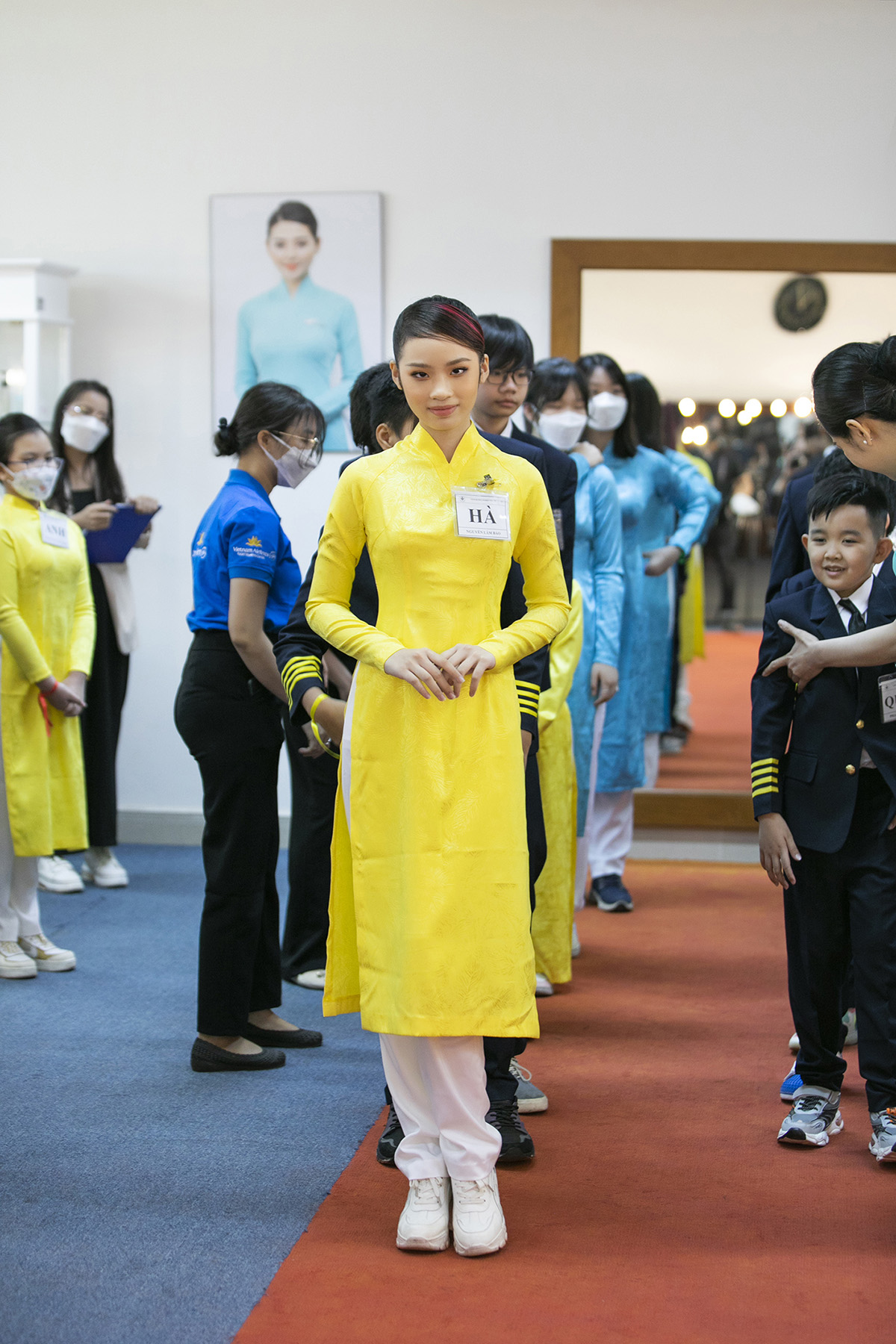 Mẫu nhí Bảo Hà lan tỏa năng lượng tích cực khi tham gia sự kiện hướng nghiệp ngành hàng không