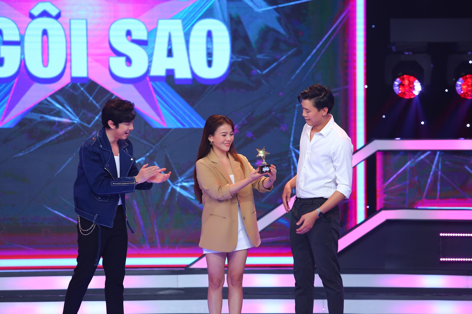 Hoàng Mèo “số nhọ”, “anh vi cá” Quách Ngọc Tuyên trở thành “chú sói vô dụng” của Sàn Đấu Ngôi Sao