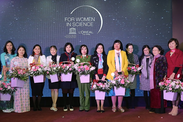 Năm 2022 đánh dấu 24 năm L’Oreal và UNESCO hợp tác để tạo ra giải thưởng duy nhất dành cho các nhà nghiên cứu khoa học nữ, những người đã vượt qua mọi rào cản để thực hiện đam mê nghiên cứu khoa học, để đóng góp vào sự phát triển của văn minh nhân loại, sự bền vững của hành tinh và sức khoẻ con người.
