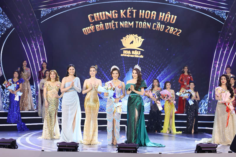 Á hậu 2 Hà Linh