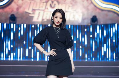 Chi Pu dạy Lan Ngọc, Lâm Vỹ Dạ nhảy hit “Đóa hoa hồng” cực lầy